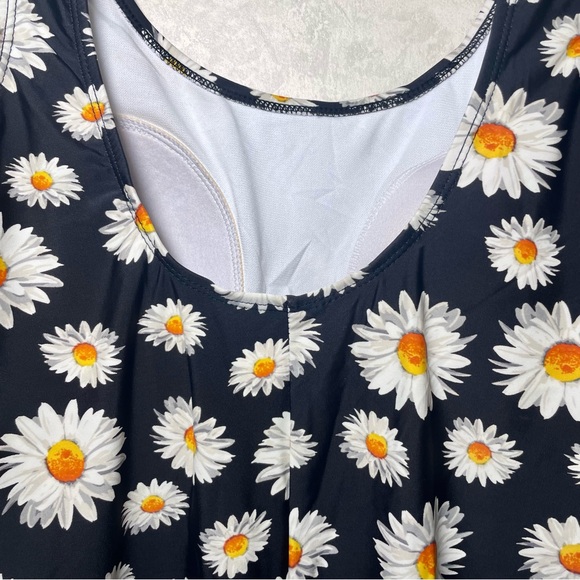 Emily B Daisy pattern one piece swimsuit - Picture 4 of 9